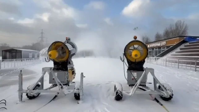 Начались работы по оснежению флагманской лыжной трассы в парке 850-летия Москвы