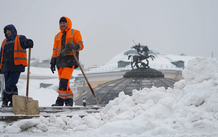 Столичные службы перешли на усиленный режим работы из-за ухудшения погоды