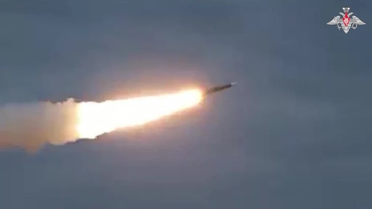 ВСУ атаковали управляемой ракетой емкость от нефтепродуктов в порту Бердянска