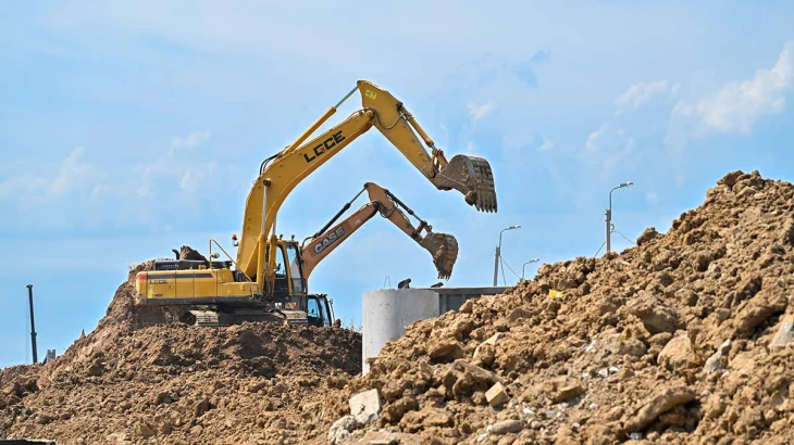 Владимир Ефимов: Строительство моста через Москву-реку в районе Новозаводской улицы выполнено на тре