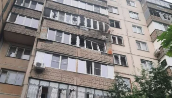 Украинский беспилотник врезался в жилой дом в Белгороде