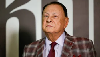 Директор "Ленкома" опроверг слухи об удалении у него опухоли