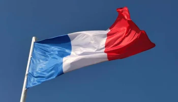 Франция ответила на обвинения в подготовке к передаче ядерного оружия Украине