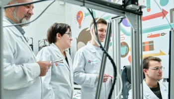 Стартовало онлайн-голосование за номинантов премии "Золотой медвежонок"