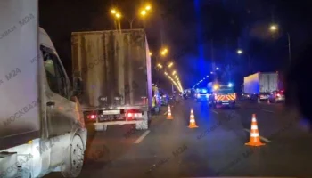 Движение перекрыто на внешней стороне 107 км МКАД после ДТП