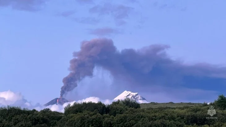 Ученые ожидают усиление выбросов пепла на вулкане Ключевской на Камчатке Ученые ожидают усиление выбросов пепла на вулкане Ключевской на Камчатке