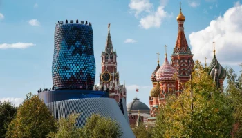Достопримечательность «Матрешка Москвы» в парке «Зарядье» переходит на летний режим работы Достопримечательность «Матрешка Москвы» в парке «Зарядье» переходит на летний режим работы