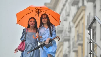 Синоптики предупредили о дождливой погоде с грозой в Москве 4 августа