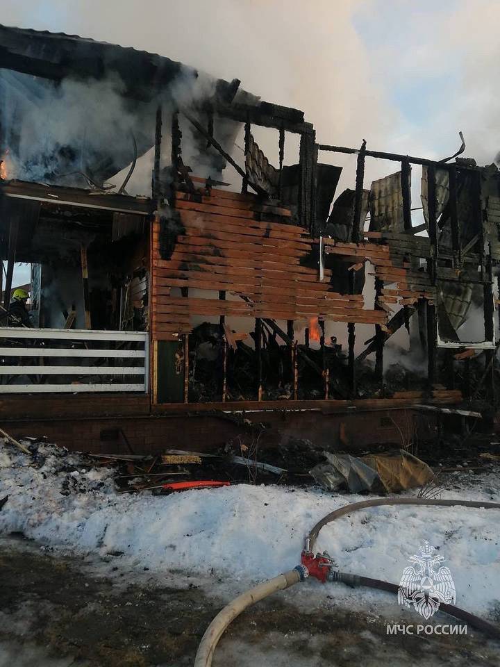 Семья из трех человек погибла при пожаре в Новофедоровском поселении ТиНАО