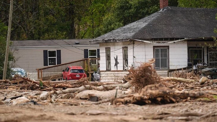 CNN: число погибших из-за урагана "Хелен" на юго-востоке США достигло 200 человек CNN: число погибших из-за урагана "Хелен" на юго-востоке США достигло 200 человек