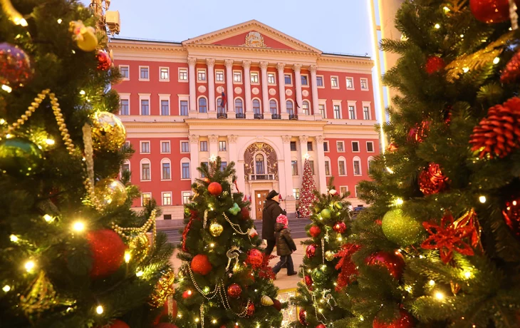 Елки с промышленным дизайном появились в Москве Елки с промышленным дизайном появились в Москве