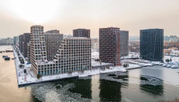 Жилой дом с памп-треком и полем для стритбола построили на юге Москвы