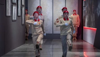 Более 85 новых имен героев СВО добавили на мемориальную стену в Музее Победы