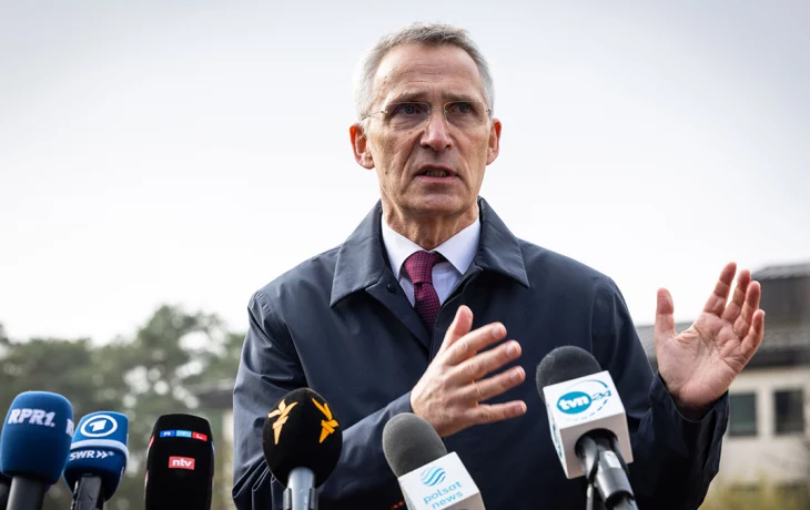 Столтенберг заявил о проблемах с военными запасами у НАТО Столтенберг заявил о проблемах с военными запасами у НАТО