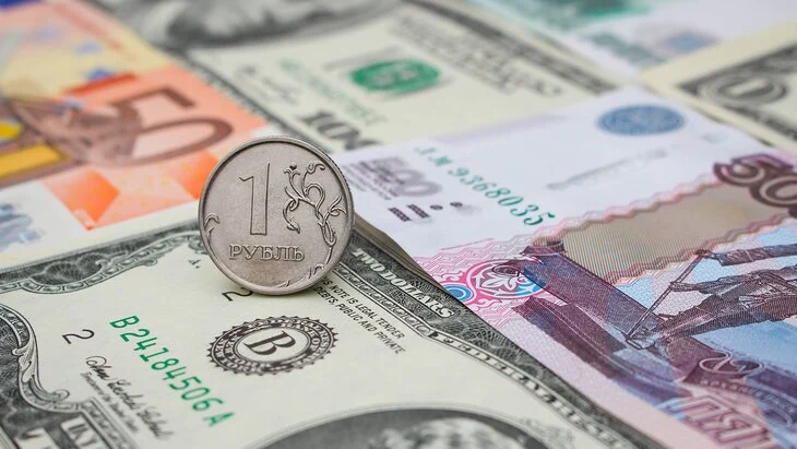 Bloomberg: рубль возглавил рейтинг лучших валют мира Bloomberg: рубль возглавил рейтинг лучших валют мира
