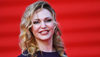 Актриса Довлатова рассказала, что учуяла запах гари при взрыве в "Алых парусах"
