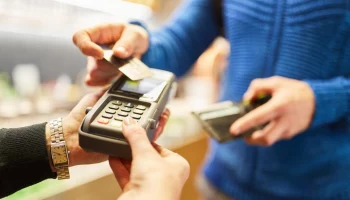 Платежная карта для иностранных туристов заработает в РФ до конца года