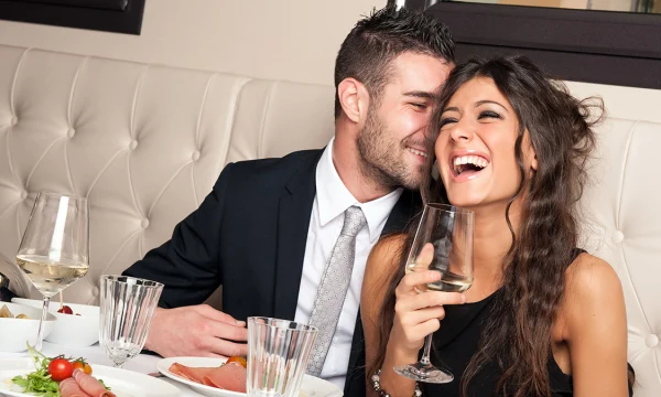 Москвич забронировал столик на 14 февраля еще в прошлом году Москвич забронировал столик на 14 февраля еще в прошлом году