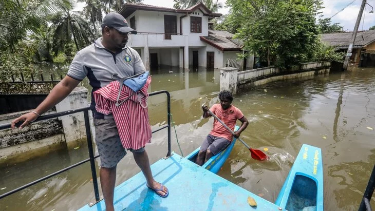 Более 400 тысяч человек пострадали от ливней и наводнений на Шри-Ланке Более 400 тысяч человек пострадали от ливней и наводнений на Шри-Ланке