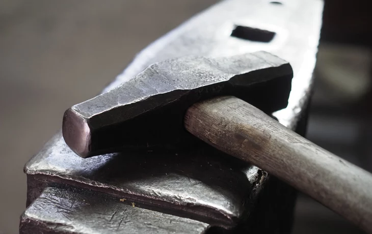 Школьник с молотком напал на одноклассников в Челябинске Школьник с молотком напал на одноклассников в Челябинске