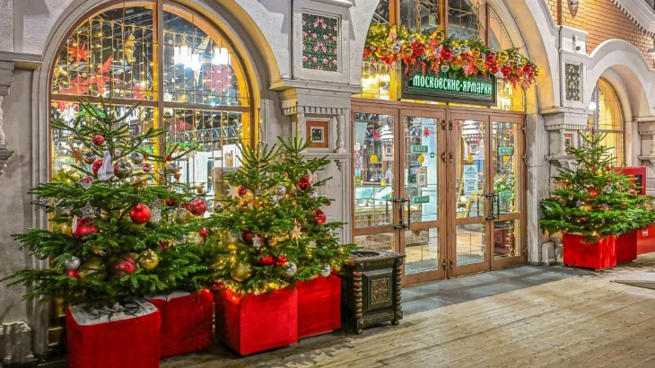 Столичные ярмарки украсили к Новому году Столичные ярмарки украсили к Новому году