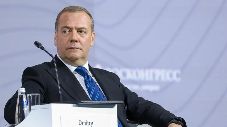 Медведев призвал «Единую Россию» готовиться к сложным временам Медведев призвал «Единую Россию» готовиться к сложным временам