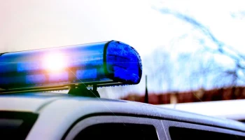 Три человека погибли при стрельбе на парковке магазина в США