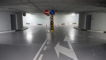 Почти 15 тысяч машино-мест реализовали на городских торгах в 2023 году