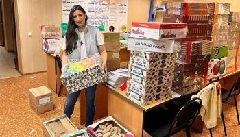Волонтер Раззакова: штаб по сбору гуманитарной помощи "Москва помогает" открылся в ЮЗАО