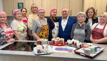 Активисты юго-востока Москвы передали бойцам СВО четыре тысячи пасхальных куличей