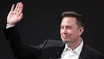 Илон Маск лишился статуса самого богатого человека в мире