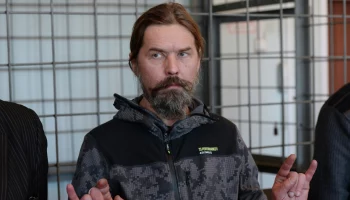 Лидера &laquo;Коррозии металла&raquo; Троицкого задержали в Москве за перформанс с водкой