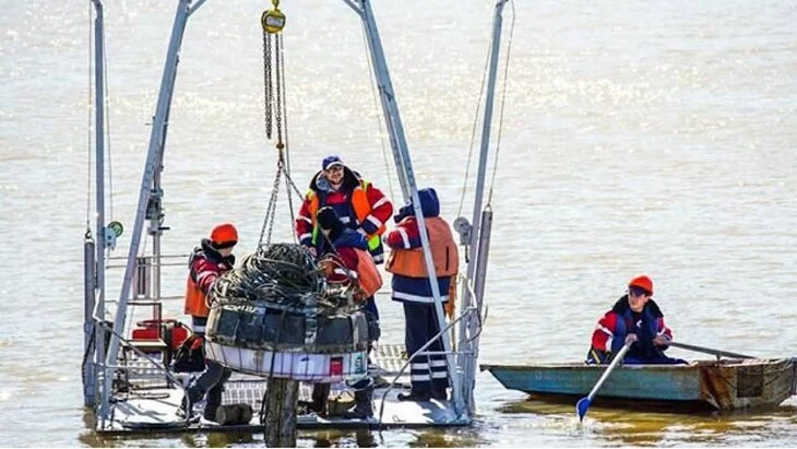 Более 15 плавающих фонтанов демонтировали на зиму в Москве Более 15 плавающих фонтанов демонтировали на зиму в Москве