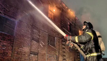 В Мурманске произошел пожар на территории рыбоперерабатывающего завода