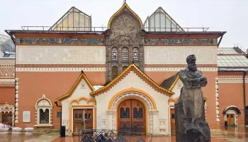 В Москве восстановят резные двери главного здания Третьяковской галереи