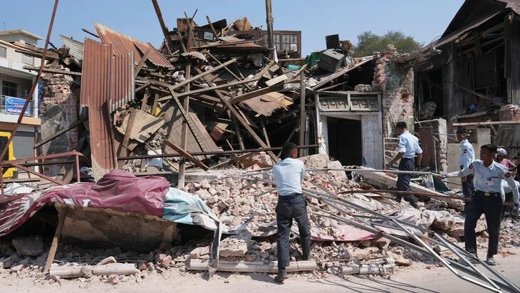 Число жертв землетрясения в Мьянме превысило 2,7 тыс человек