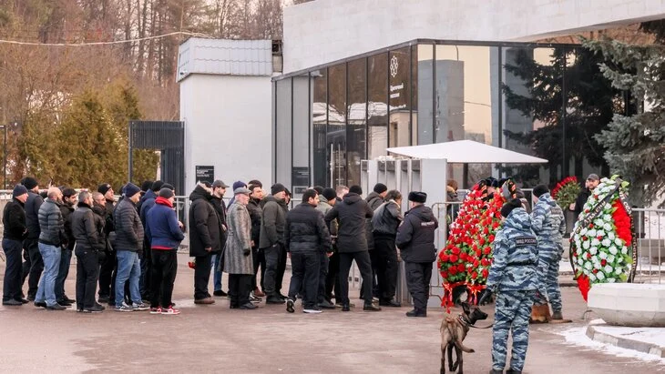 Похороны главы Федерации бокса ДНР Саркисяна начались на Троекуровском кладбище в Москве Похороны главы Федерации бокса ДНР Саркисяна начались на Троекуровском кладбище в Москве