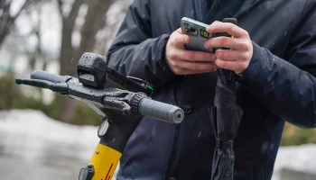 Новые правила аренды электросамокатов в Москве: что изменится в 2025 году