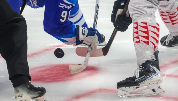 Легендарный канадский хоккеист Эспозито назвал позором отсутствие сборной РФ на ОИ