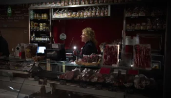 Электроснабжение восстановлено на половине территории Испании