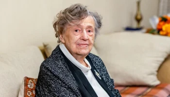Собянин поздравил московского учителя Надежду Алексееву c 100-летним юбилеем