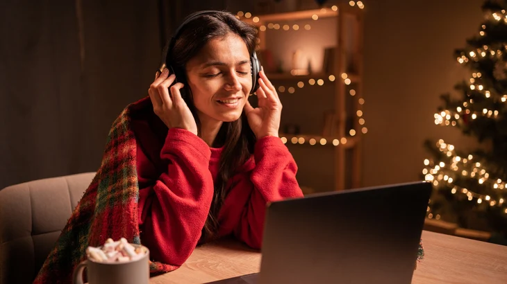 Декабрь без выгорания: почему праздники вызывают тревогу и как с ней справиться Декабрь без выгорания: почему праздники вызывают тревогу и как с ней справиться