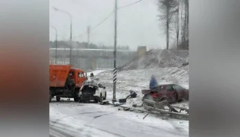 Три человека пострадали при ДТП с несколькими авто в ТиНАО