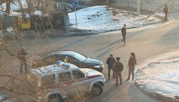 Житель Камчатки удерживает в квартире женщину, полиция готовит штурм