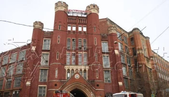 Второй пожар за два месяца: здание Электрозавода вновь загорелось в Москве