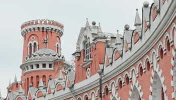Петровский путевой дворец приглашает на обзорные экскурсии