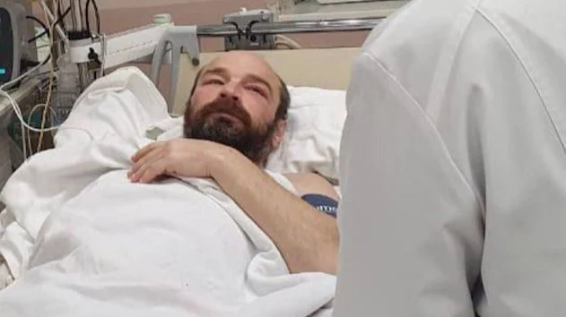 Появились первые кадры из реанимации с найденным в Охотском море Пичугиным Появились первые кадры из реанимации с найденным в Охотском море Пичугиным