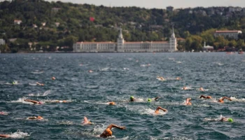 Семья пропавшего в Босфоре пловца планирует подать в суд на организаторов заплыва