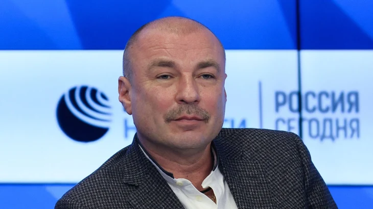 «В РФ было сложно»: Жулин высказался об уходе Плющенко в сборную Азербайджана «В РФ было сложно»: Жулин высказался об уходе Плющенко в сборную Азербайджана