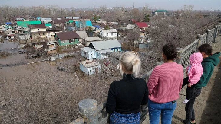 Уровень воды в реке Урал вблизи Оренбурга достиг 1 022 см Уровень воды в реке Урал вблизи Оренбурга достиг 1 022 см